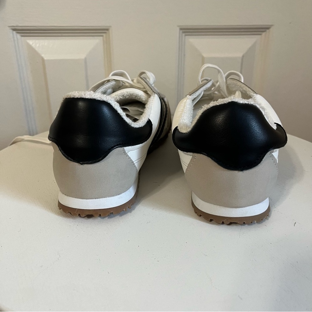 Dolce Vita, Women's Retro Sneaker - Picture 4 of 5